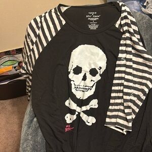 Betsey Johnson torrid shirt with skull size 4